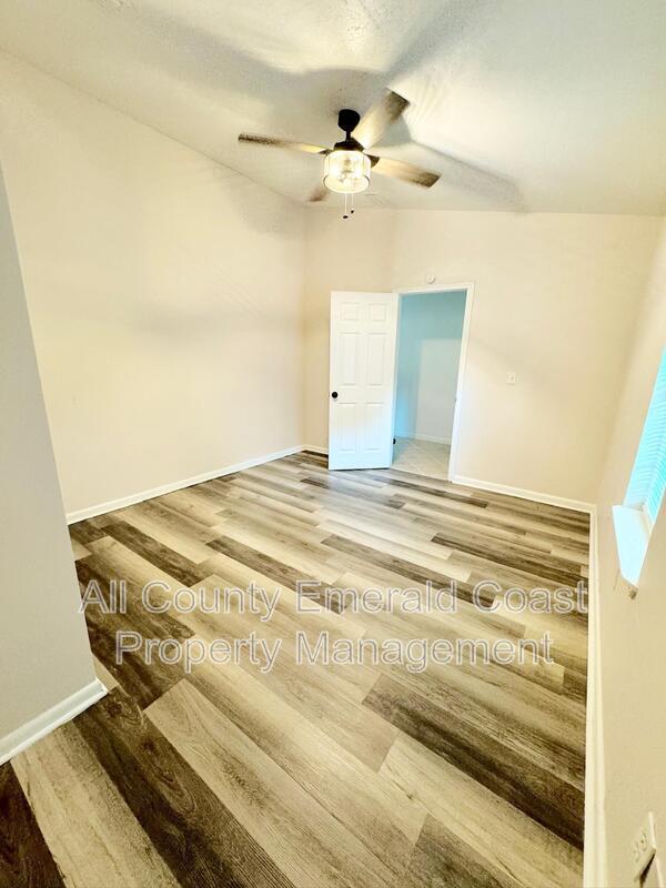 Building Photo - 4104 Indian Bayou N