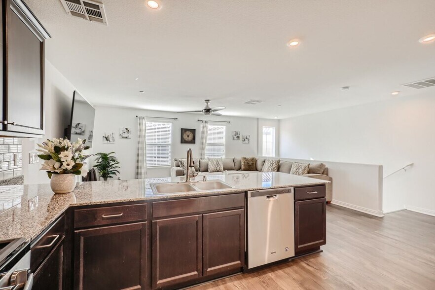 Building Photo - 4642 Ingleton Cir