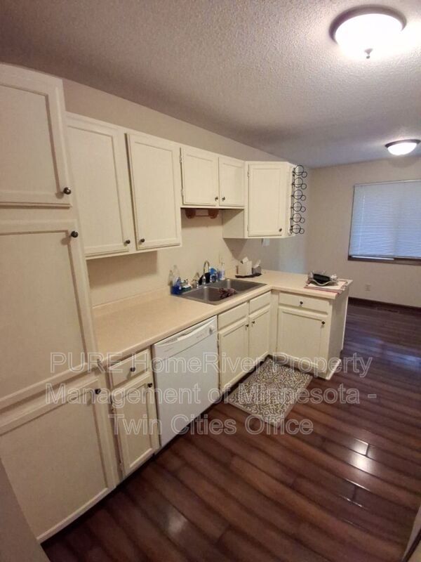 Building Photo - 5231 Balmoral Ln