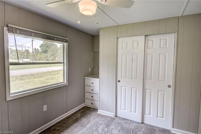 Building Photo - 5947 Julian Airport Rd