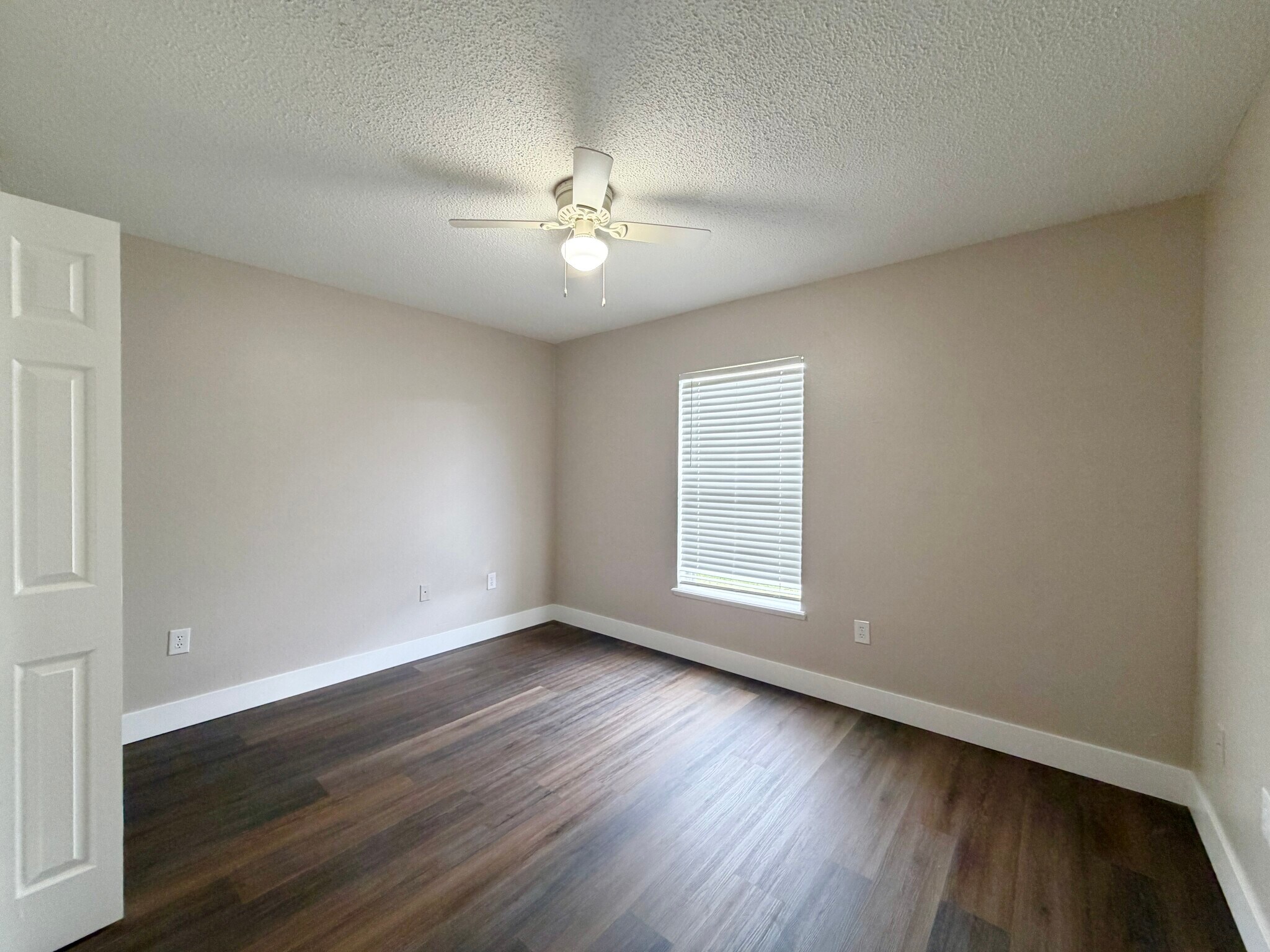 Building Photo - 47 Sawfish Ct