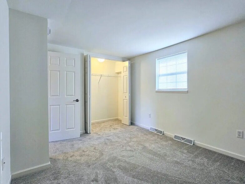 Building Photo - 43 Ramsgate Ln