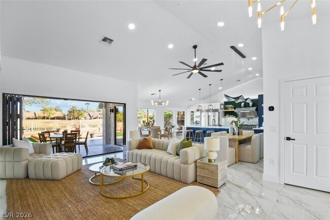 Building Photo - 2652 Golfside Dr