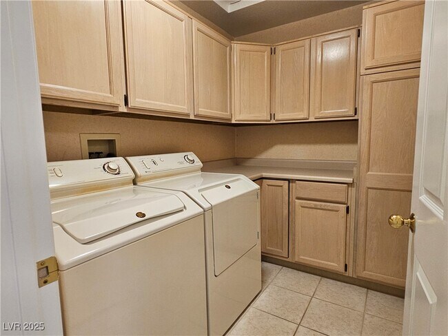 Building Photo - 2851 S Valley View Blvd