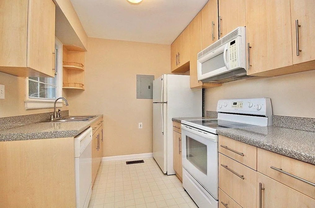 Building Photo - 427 Wakefield Dr