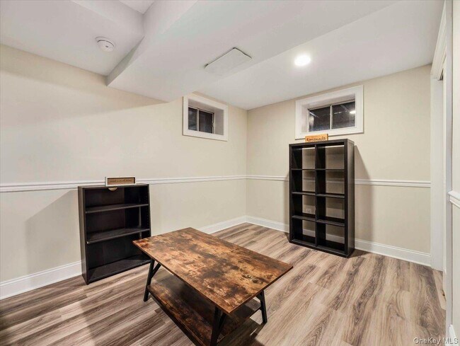 Building Photo - 5 Indian Dr