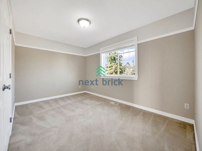 Building Photo - Stunning 4bed/2.5bath Norris Home with a V...