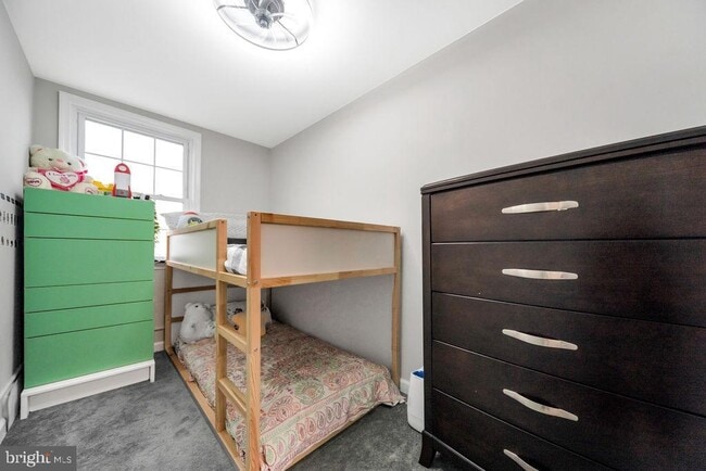 Building Photo - 945 Fariston Dr