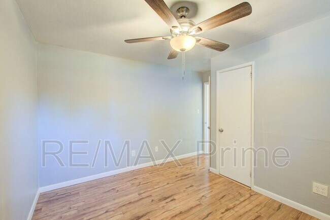 Building Photo - 321 Patrician Dr