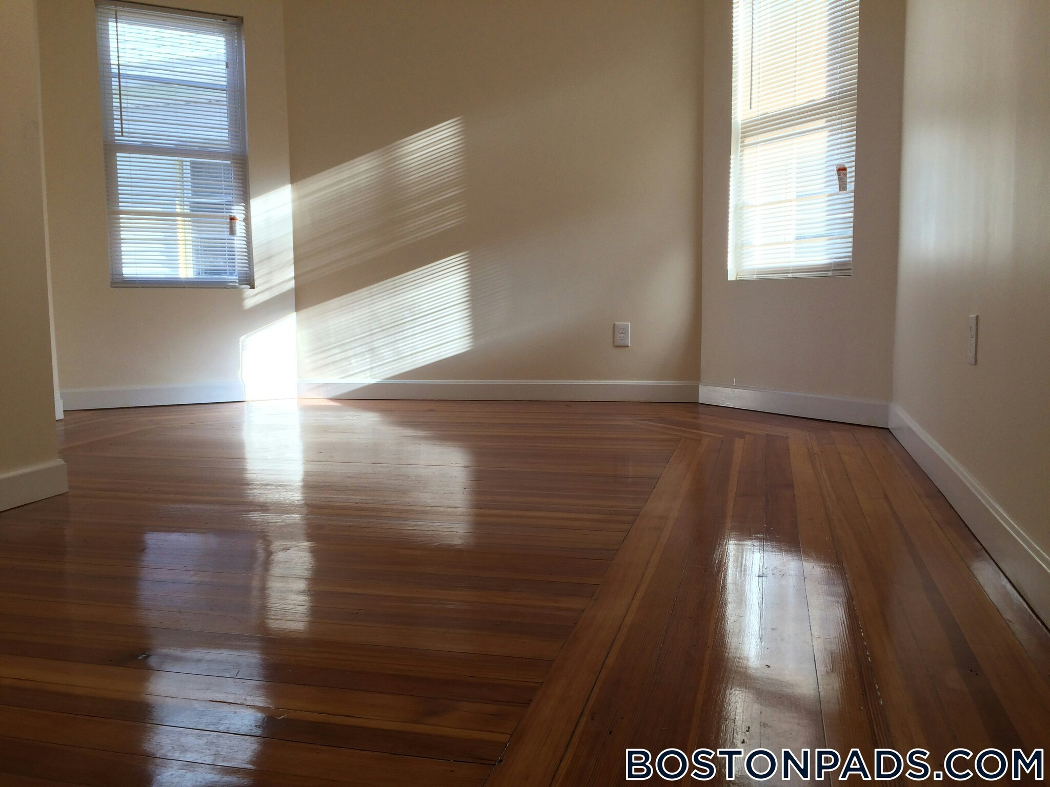 Building Photo - 21-23 Weitz St.