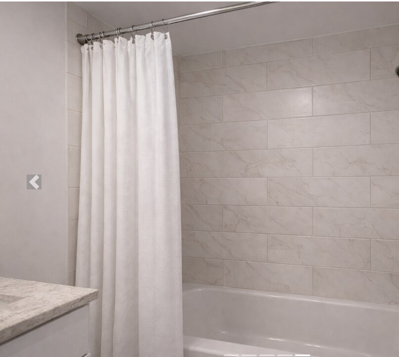 Building Photo - 214 Hemenway St