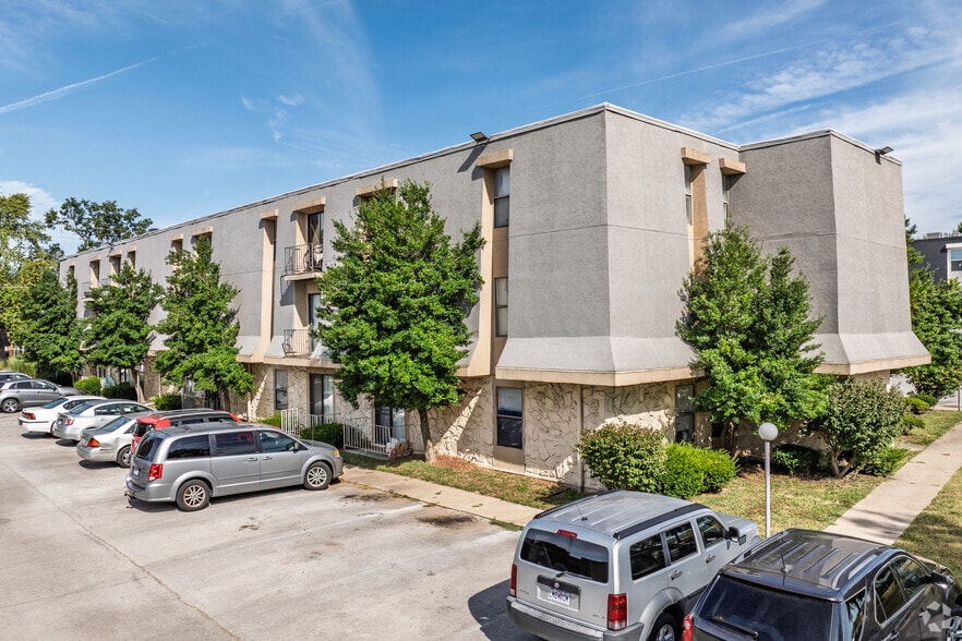 Building Photo - 1940 Place