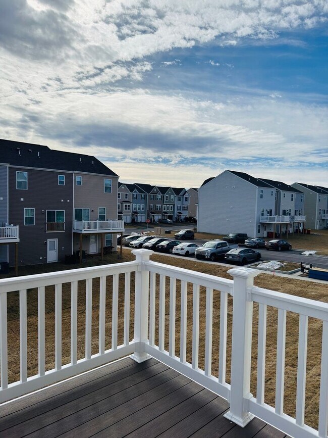 Building Photo - Brand New 4 Bed 3.5 Bath End Unit Townhome in Inwood