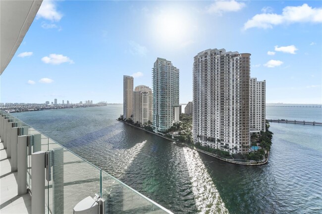 Building Photo - 300 Biscayne Boulevard Way