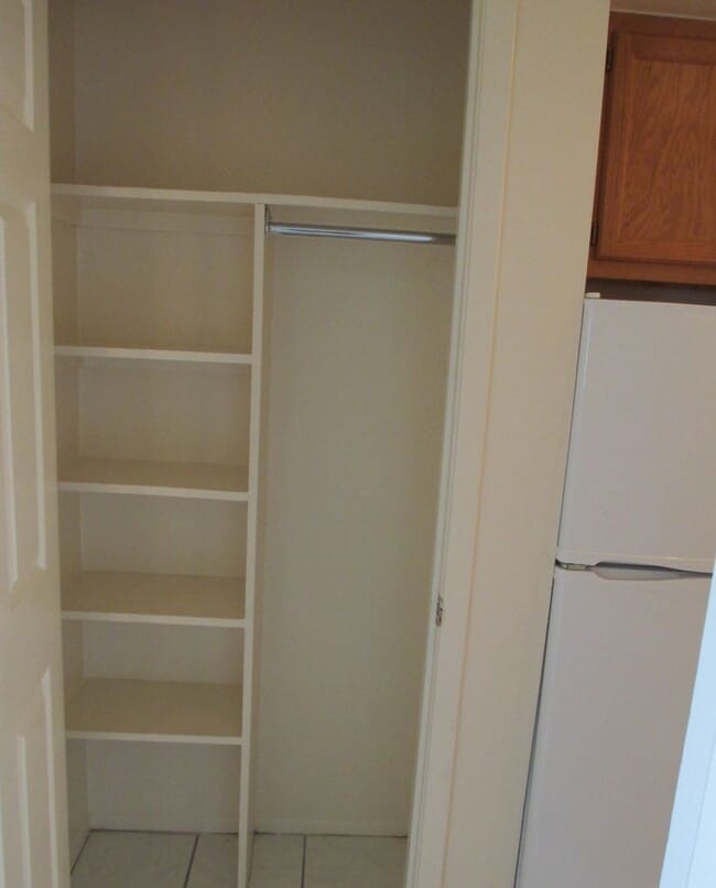 Building Photo - TOP FLOOR South Boulder 1 BD AVAILABLE NOW...