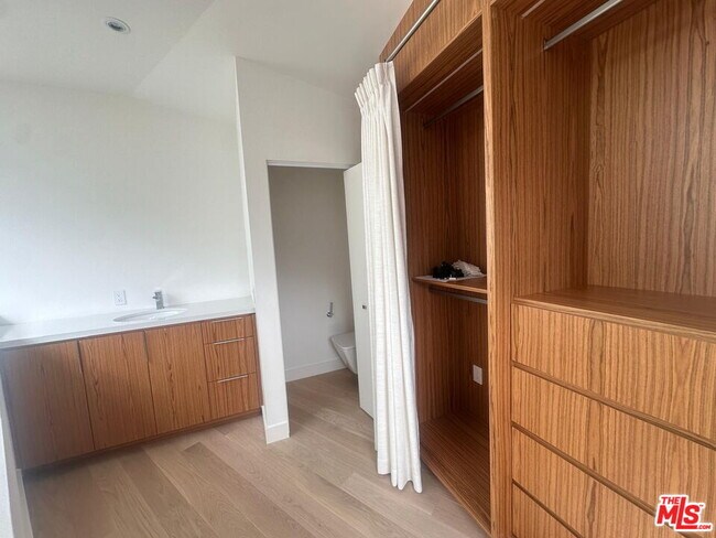 Building Photo - 340 Indiana Ave