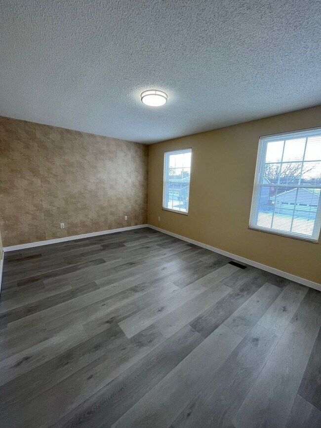 Building Photo - 2934 Badger Dr