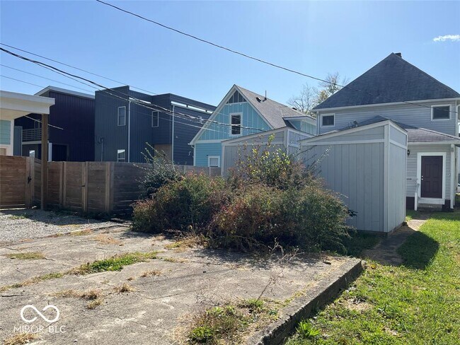 Building Photo - 2114 S Woodlawn Ave
