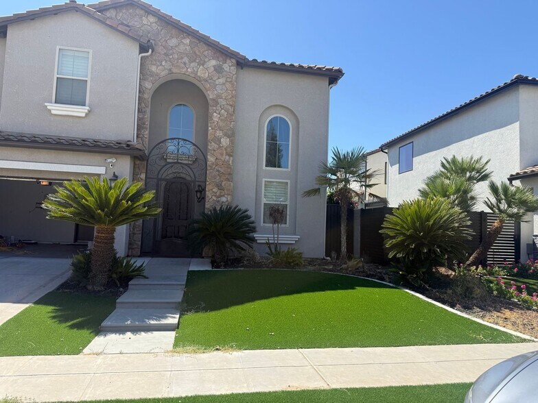 Building Photo - 1327 E Via Marbella Dr