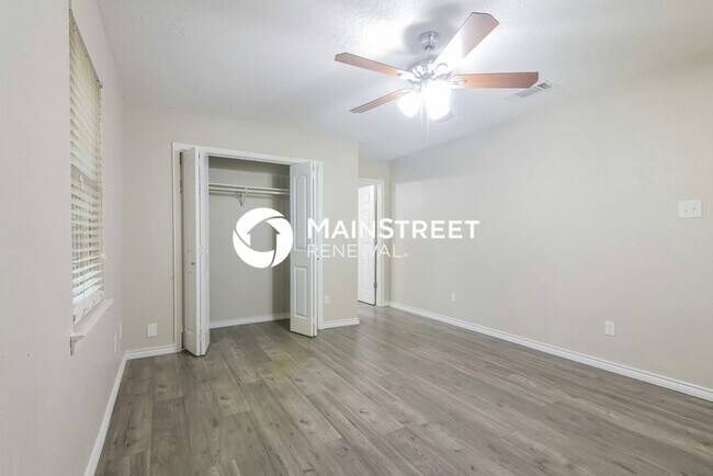 Building Photo - 4 Bedroom Pet-Friendly Home in Burleson, T...