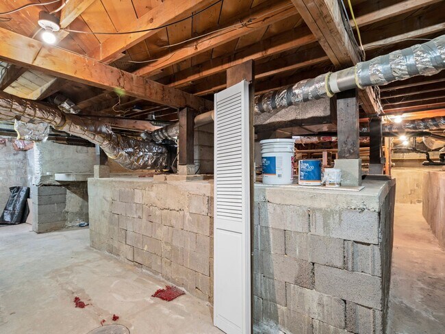 Building Photo - Beautiful home for rent!