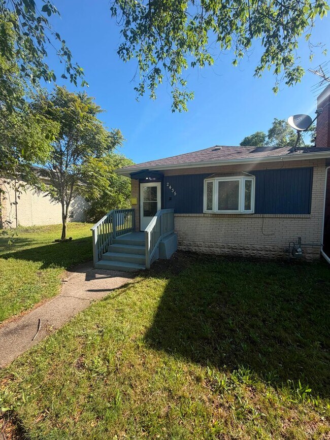 Building Photo - Newly Renovated 3 Bedroom • 1 Bathroom Home