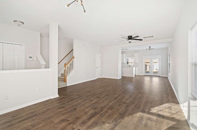 Building Photo - Spacious 3-Bed End-Unit Townhome in Durham