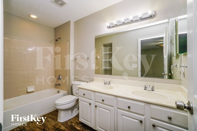 Building Photo - 2673 Cross Creek Ave