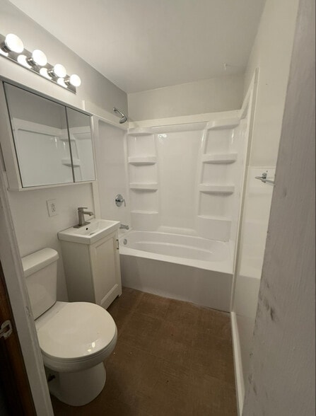 Building Photo - 817 E Water St