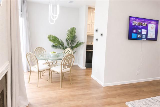 Building Photo - 5620 Live Oak St