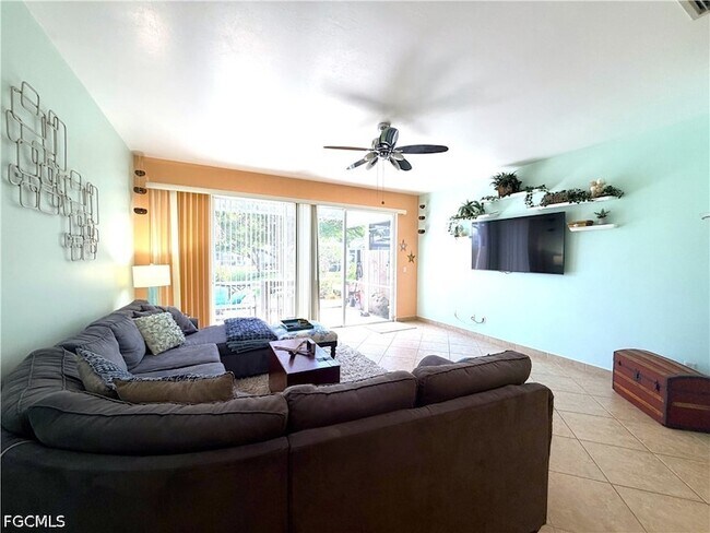 Building Photo - 8311 Village Edge Cir