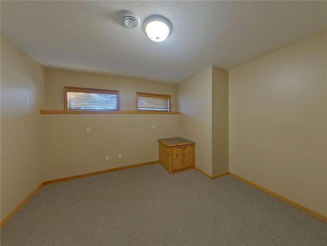 Building Photo - 1202 Adrian Dr