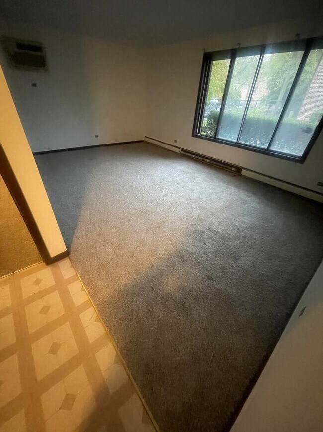 Building Photo - 14737 Kilpatrick Ave