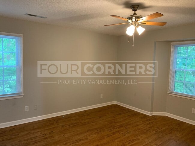 Building Photo - Beautiful 2 Bedroom 2 Bath Condominium