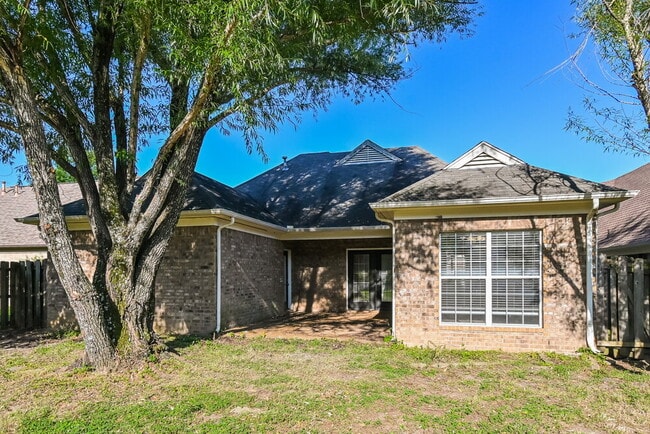 Building Photo - 196 Fairway Trace Dr