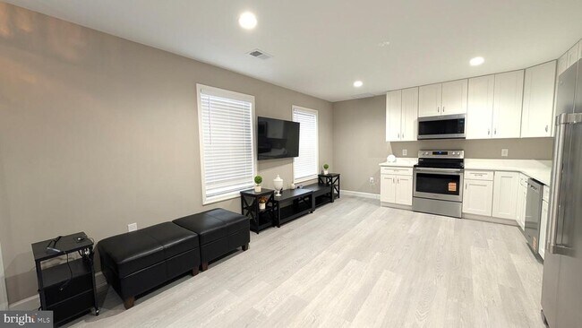 Building Photo - 2253 Papermill Rd