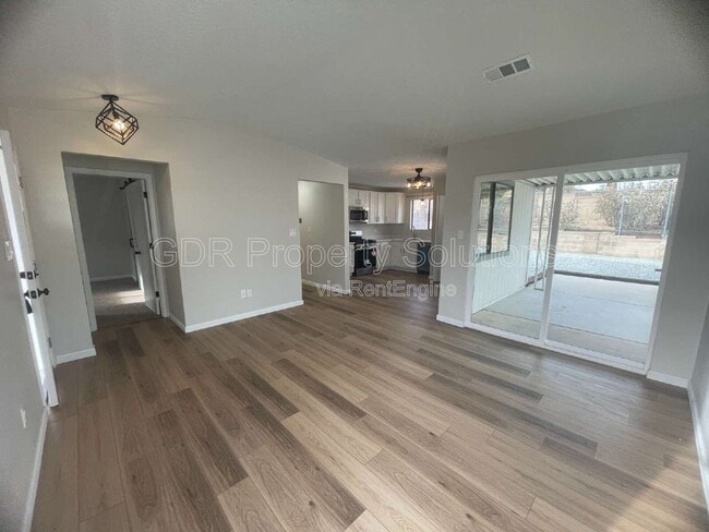Building Photo - 4733 Platinum Dr NE
