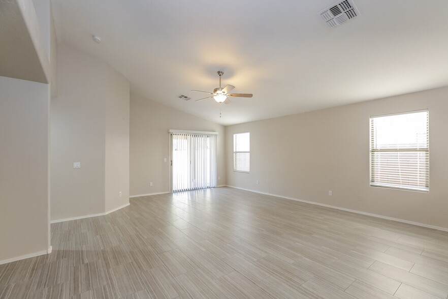 Building Photo - 4323 W Apollo Rd