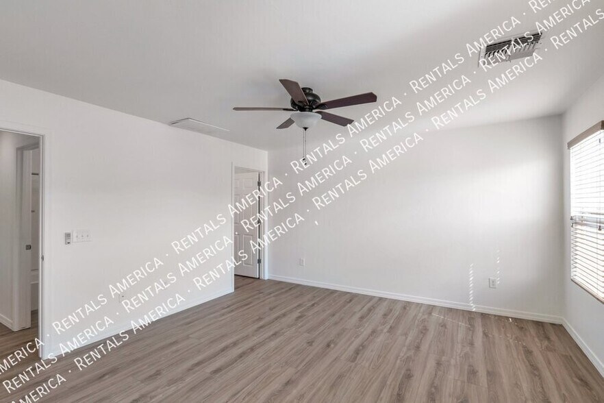 Building Photo - 8345 W Redshank Dr