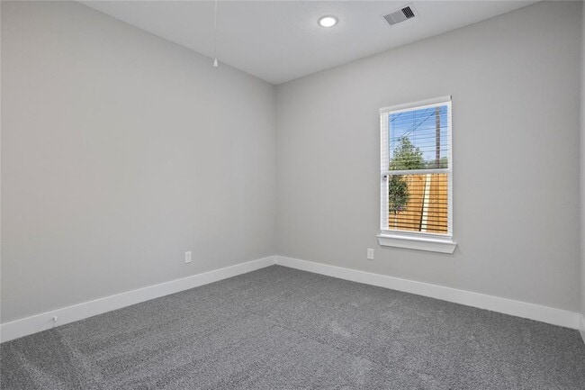 Building Photo - 3603 Fidelity St