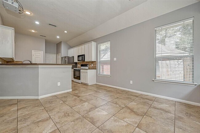 Building Photo - 118 N Willow Point Cir