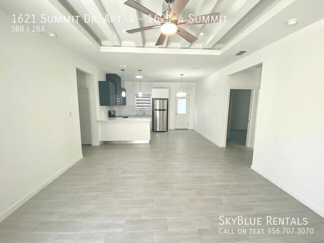 Building Photo - 1621 W Smt Dr