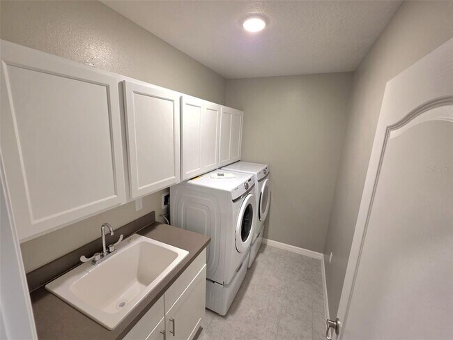 Building Photo - 206 Barrington Dr