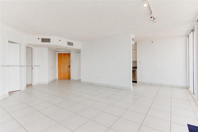 Building Photo - 7330 Ocean Terrace