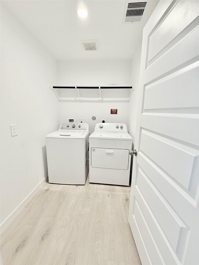 Building Photo - 31611 Farlam Farms Trl