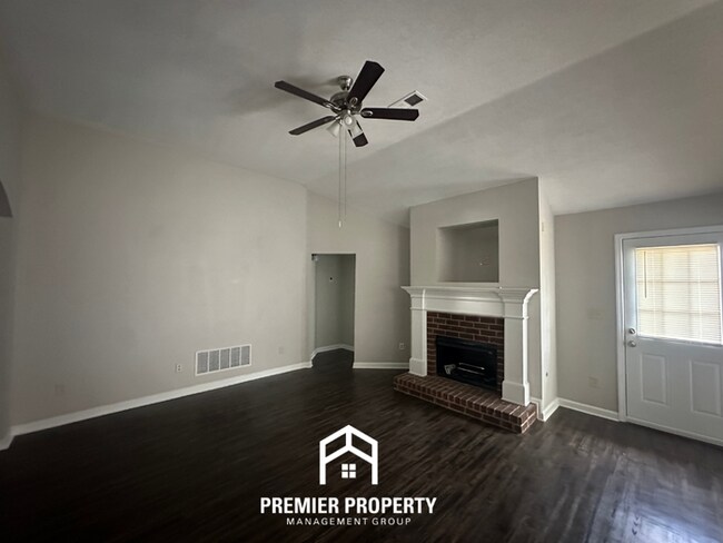 Building Photo - Stunning 3BR/2BA Arlington Home with Vaulted Ceilings, Luxury Bath & 2-Car Garage!
