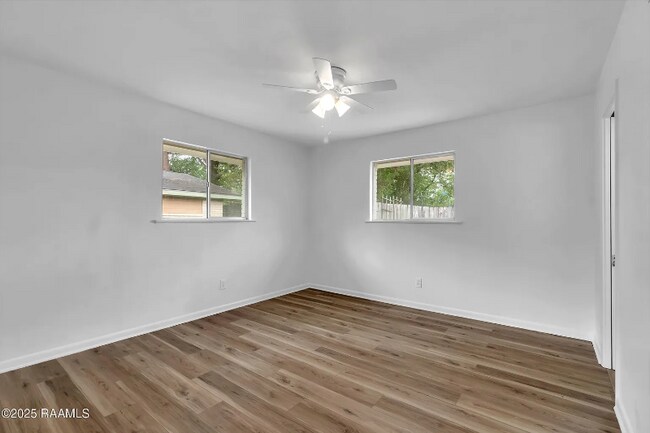 Building Photo - 309 S Wakefield Dr