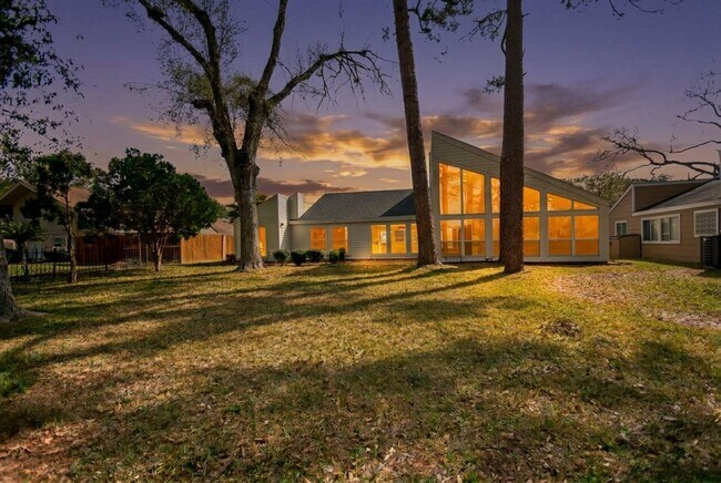 Building Photo - 3322 Robinson Rd