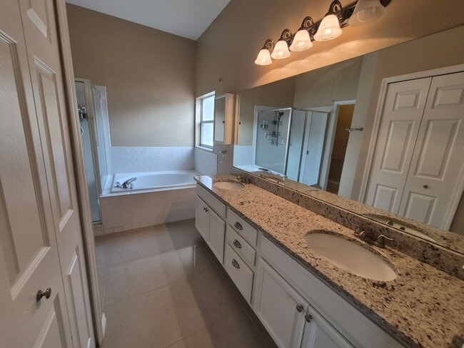 Building Photo - 5403 Loma Vista Loop