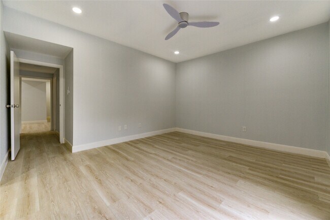 Building Photo - 11711 Memorial Dr